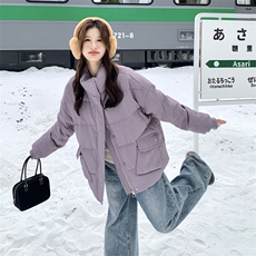 现货：冬季新款复古立领休闲面包羽绒服50绒2C135-8958P285K428，女装羽绒服，2C135