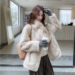 现货主推新款软糯仿獭兔毛加厚保暖配围巾环保皮毛一体p195-k298图片