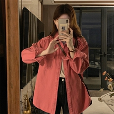 粉红色