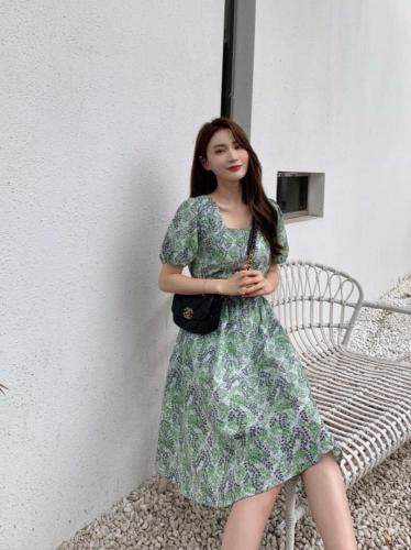 夏季新款，碎花连衣裙。，女装连衣裙，变格