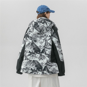 新款立领连帽撞色拼接情侣冲锋衣登山服夹克 JK18/P65图片