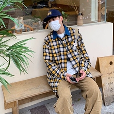 黄色