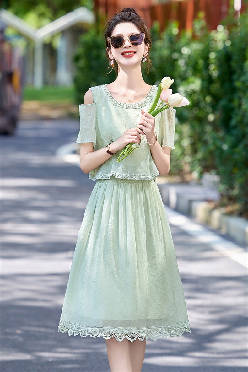 小香风精致钉珠圆领露肩连衣裙女2024夏季新款收腰显瘦假两件裙子,女装连衣裙,贵人树