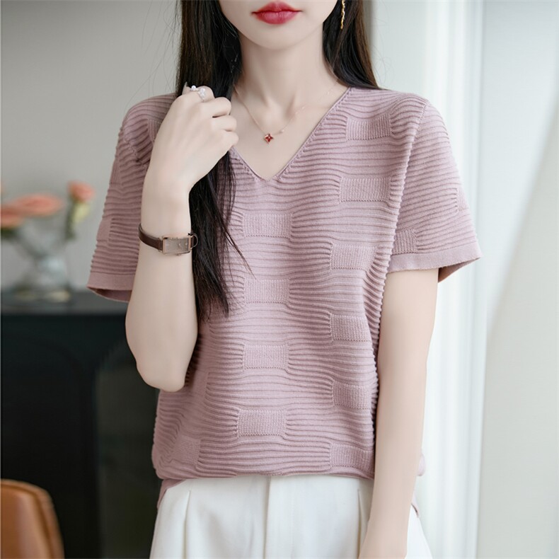 2025夏季新款冰丝圆领短袖T恤女大码显瘦时尚休闲褶皱气质V领小衫，女装T恤，彩羽羊绒