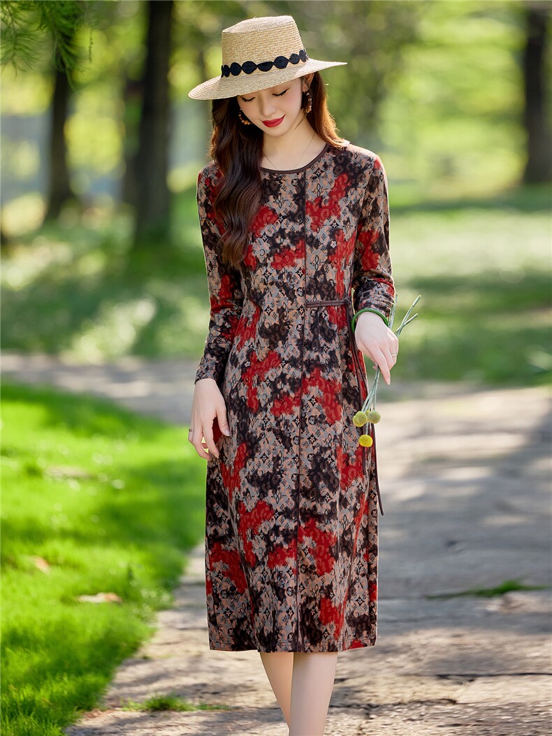 水衣源2408款针织提花中长款宽松连衣裙妈妈装,女装连衣裙,水衣源