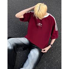 酒红色