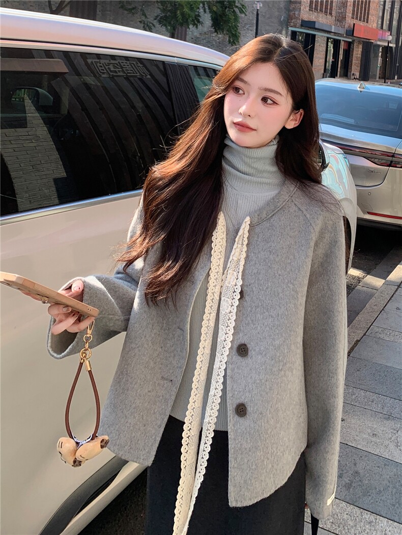 现货2026早春主推款小香风蕾丝蝴蝶结圆领双面双色羊毛短款外套,女装毛呢外套,丝露怡语