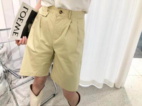 白色米黄休闲短裤，女装，E.FAXIAN伊发现