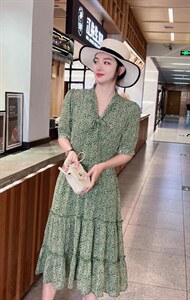 碎花修身连衣裙图片