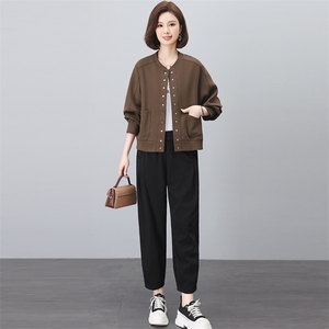 春秋新款时尚两件套装女休闲宽松棒球服开衫哈伦裤中老年妈妈装潮图片