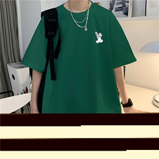 墨绿色