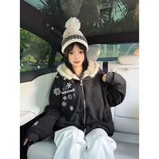 黑色