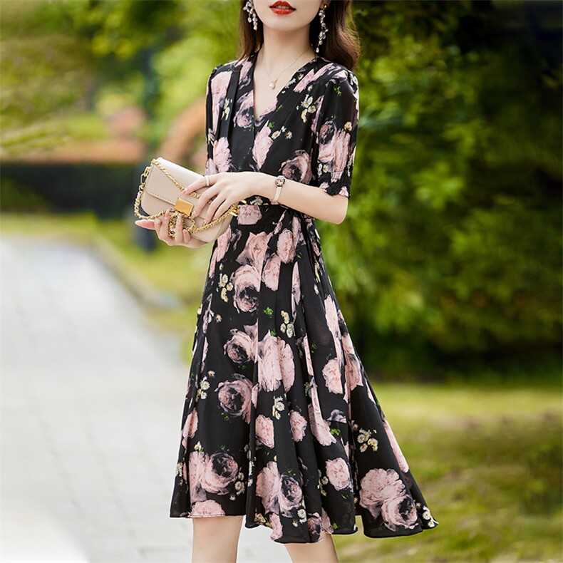 印花连衣裙女夏2023新款小个子收腰遮肉显瘦气质洋气今年流行裙子,女装连衣裙,魅丽静蓝