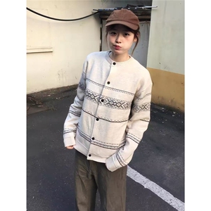春秋外穿毛衣穿搭慵懒风百搭条纹撞色针织开衫外套MY105-P60,卡其色西装搭配皮裙好看吗图片