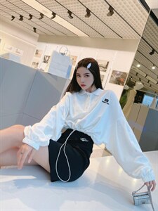 翻领抽绳卫衣，黑、白两色,女装卫衣/绒衫,LOVELS