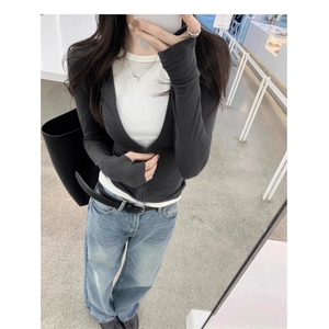 黑白撞色假两件打底上衣女秋冬2025新款修身V领长袖T恤辣妹内搭图片