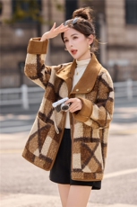 现货皮毛一体外套女冬季新款时尚双面穿温暖中长款上衣，女装短外套，英标秀（1C119）