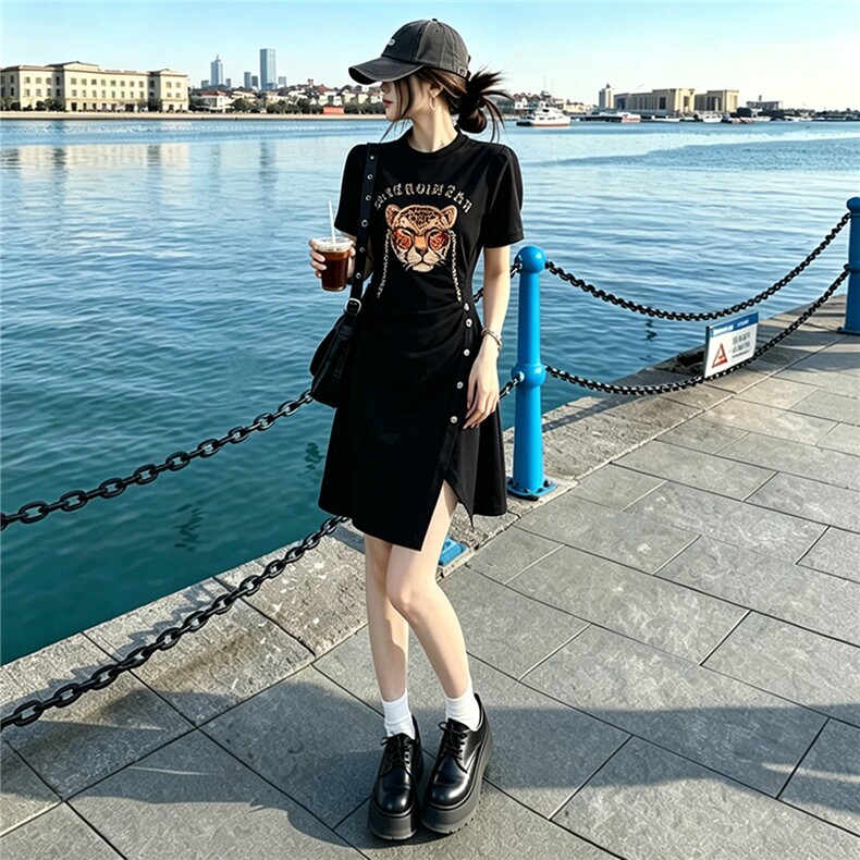 慵懒风韩版时尚气质短袖连衣裙女夏款圆领字母撞色拼接短袖T恤裙图片 慵懒风韩版时尚气质短袖连衣裙女夏款圆领字母撞色拼接短袖T恤裙图片