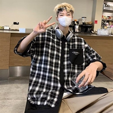 黑色