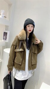 毛领派克服图片