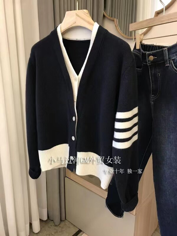 2024秋冬新款羊毛针织开衫女撞色条纹V领毛衣外套,女装羊毛衫,千御纺羊绒