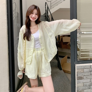 慵懒风防晒休闲上衣套装女夏季新款松弛感穿搭高腰休闲短裤两件套图片