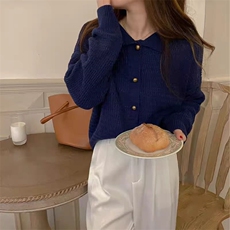 藏蓝色