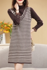 现货秋冬打底百搭显瘦时尚简约宽松高级感针织连衣裙女款，女装针织衫/毛衣，然然