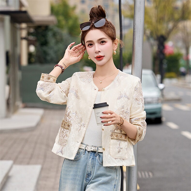 闺舍2025春季新款女装新中式国风缎面外套高级感禅意圆领印花上衣,女装防晒衣,妙形