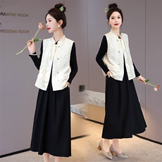 现货新中式套裙女2024年春季新款提花复古盘扣马甲连衣裙两件套，女装套装/套裙，卡杰菲