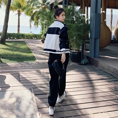 现货主推高级感时尚休闲套装小个子港风减龄两件套，女装套装/套裙，菡迪欧娜