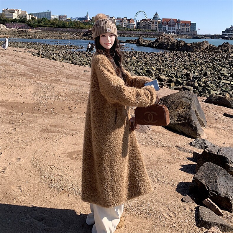 【】冬季新品时尚保暖皮毛一体长款外套2C300-2563-P225-K338,女装皮草,2C300