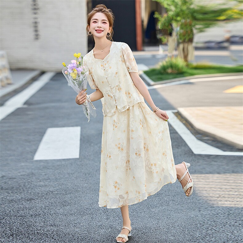 时尚碎花雪纺连衣裙女2025夏季新款气质减龄上衣半身裙,女装连衣裙,香莘料