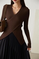 《现货》交叉设计冰丝针织显瘦上衣，其它，M&VC