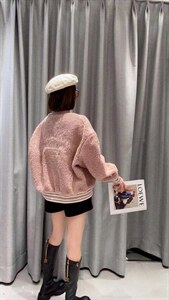 棒球领皮毛一体 冬季单品图片
