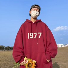 酒红色