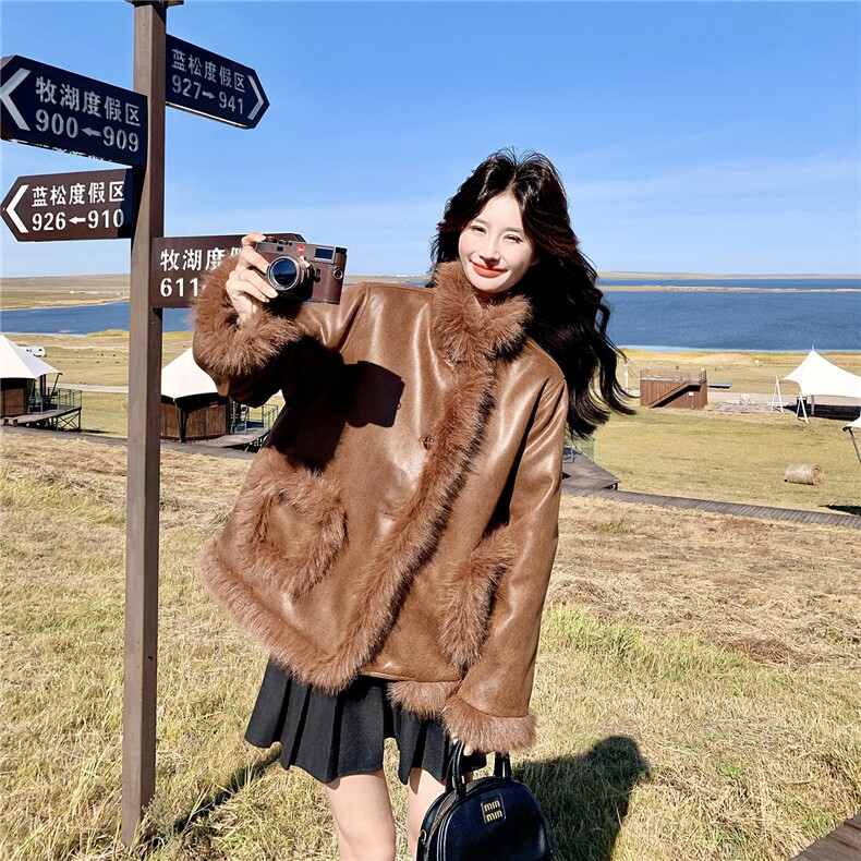 慵懒风仿狐狸毛条麂皮羽绒服女冬季2025新款棕色高级感白鸭绒外套,女装羽绒服,2D078