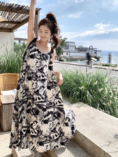 度假风印花吊带裙女2025夏季新款超好看设计感洋气时髦气质连衣裙，女装连衣裙，浙宝128A