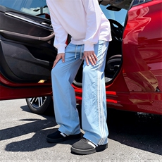 浅蓝色