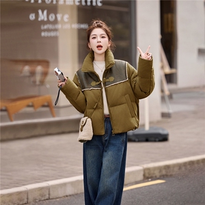 皮毛一体拼接短款拉链款羽绒服图片