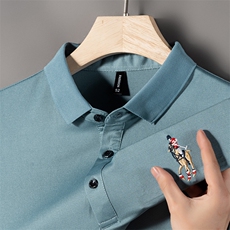 浅蓝色