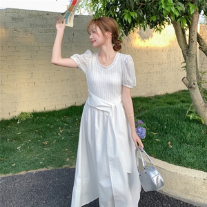 白色温柔风收腰连衣裙女2025夏季新款设计感气质显瘦泡泡袖长裙图片