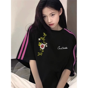 抖音得物品质二开240克宽松纯棉美式潮牌印花三条杠中性风短袖T恤图片