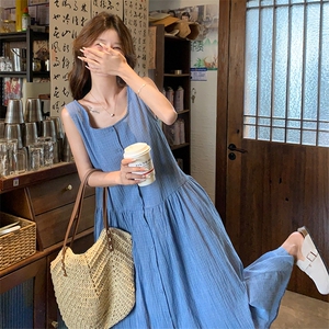 韩系复古蓝色背心裙女夏季2025新款简约休闲时尚单排扣无袖连衣裙图片