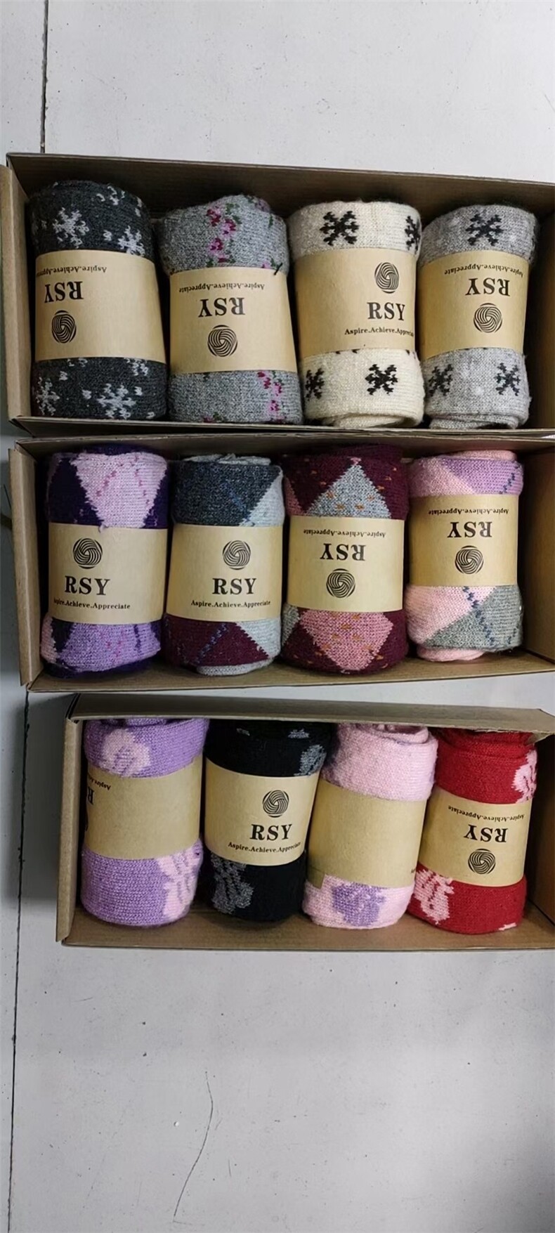 各种花色男款，女款羊毛袜子，袜子，绒盛源