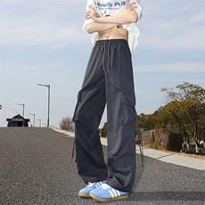 深灰色