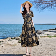 年轻妈妈夏装连衣裙2025新款中老年女装贵夫人夏季印花收腰裙子，女装连衣裙，简古