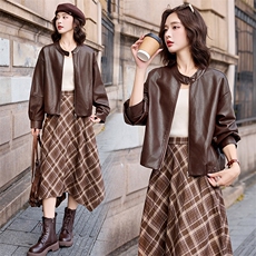 2025秋装新款简约摩登风尚复古皮衣外套，女装皮衣，魅丽静蓝