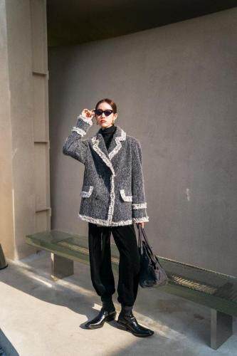冬季热卖款灰色小香风镶边西服外套，女装，AUDREY WANG