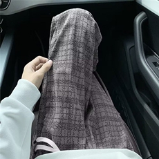 灰色
